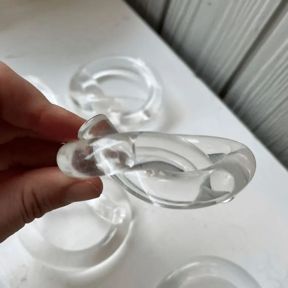 Dorothy Thorpe Lucite Napkin Rings – Set of 8 Pretzel Knot Vintage MCM